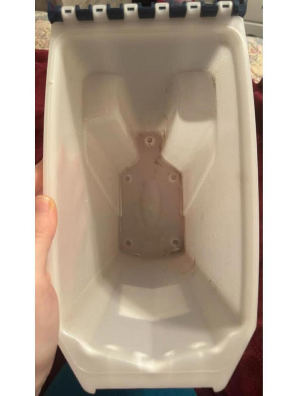 4lb Pet Food Holder/Dispenser - Picture 4 of 4